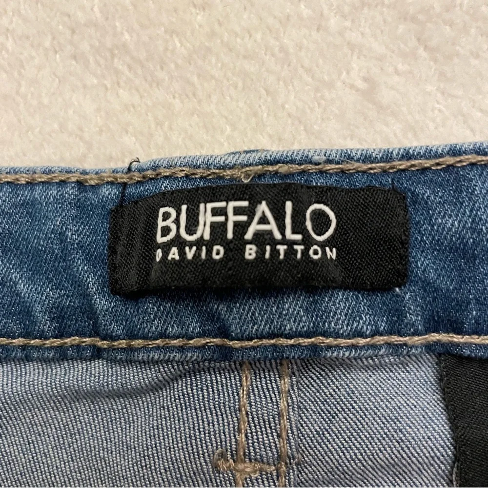 Buffalo David Bitton Jess Rip and Repair Mid Rise Skinny Jeans.  Size 8